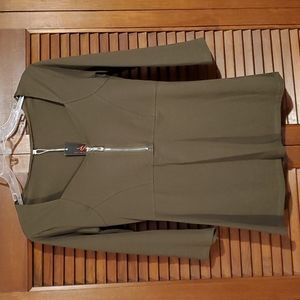 NWT Afib-i front zipper short